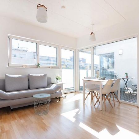 וינה Helles, Neues Dg Apartment Mit Blick Zum Donauturm מראה חיצוני תמונה