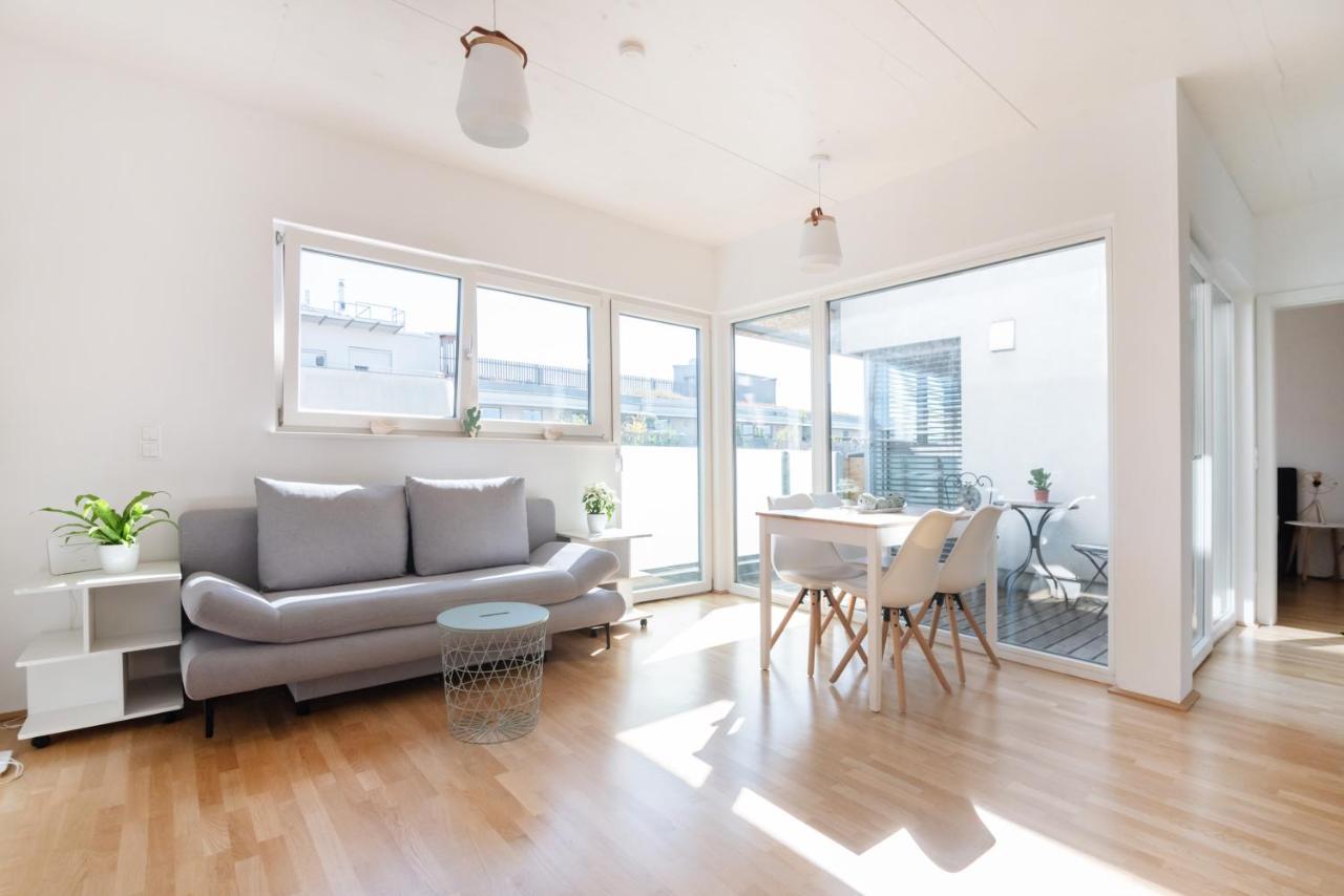 וינה Helles, Neues Dg Apartment Mit Blick Zum Donauturm מראה חיצוני תמונה