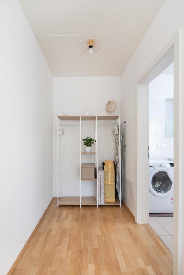 וינה Helles, Neues Dg Apartment Mit Blick Zum Donauturm מראה חיצוני תמונה