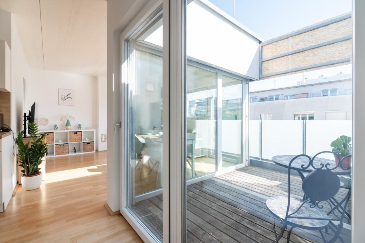 וינה Helles, Neues Dg Apartment Mit Blick Zum Donauturm מראה חיצוני תמונה