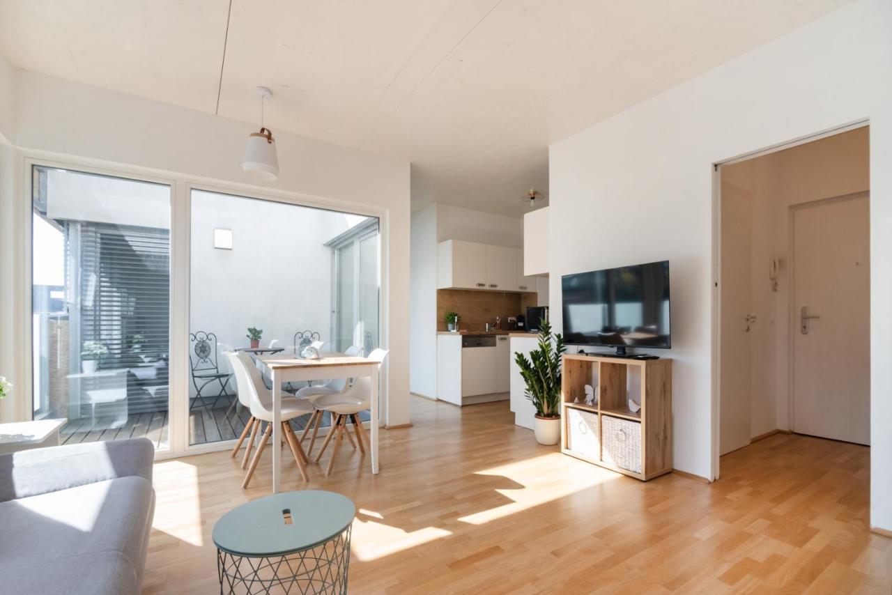 וינה Helles, Neues Dg Apartment Mit Blick Zum Donauturm מראה חיצוני תמונה