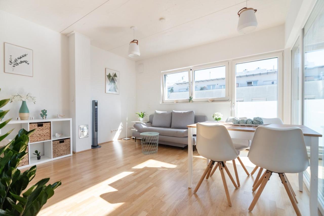 וינה Helles, Neues Dg Apartment Mit Blick Zum Donauturm מראה חיצוני תמונה