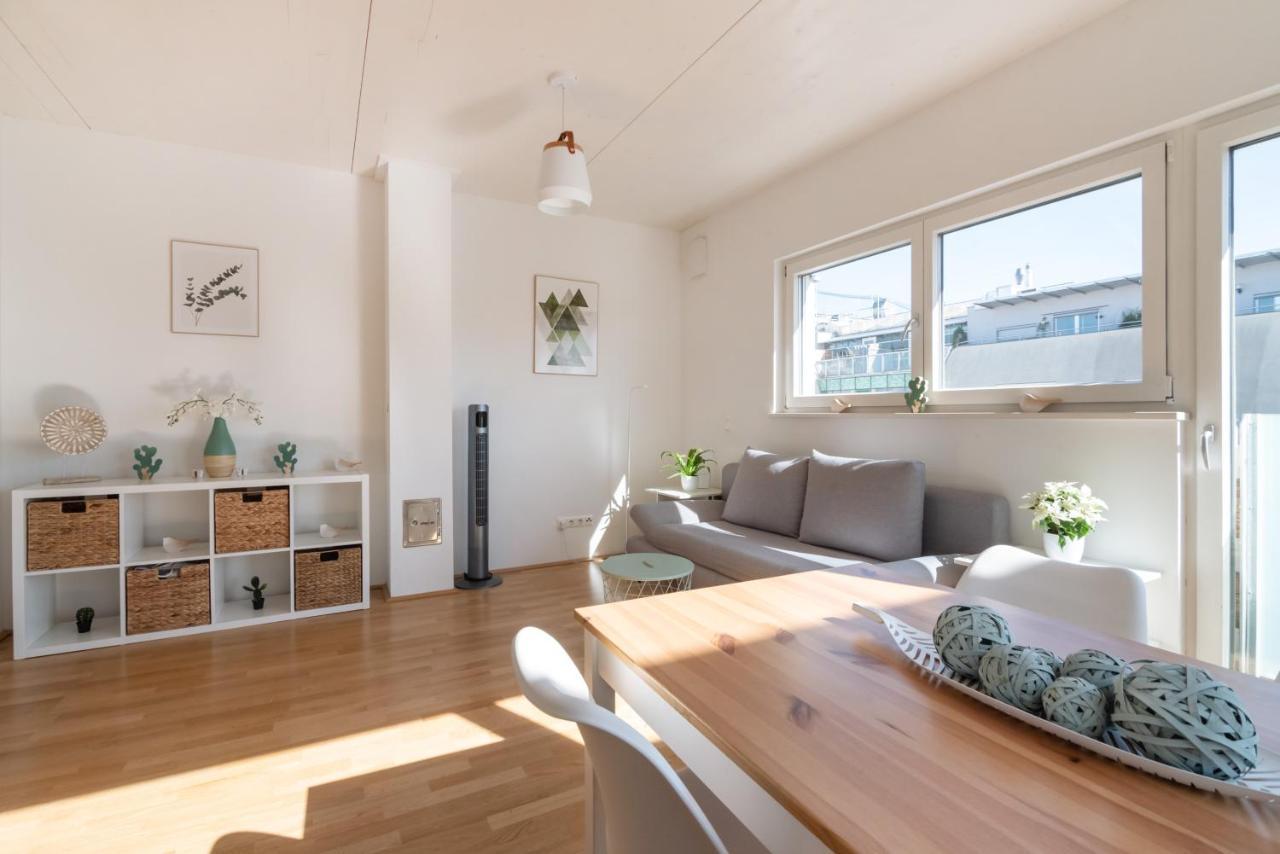 וינה Helles, Neues Dg Apartment Mit Blick Zum Donauturm מראה חיצוני תמונה
